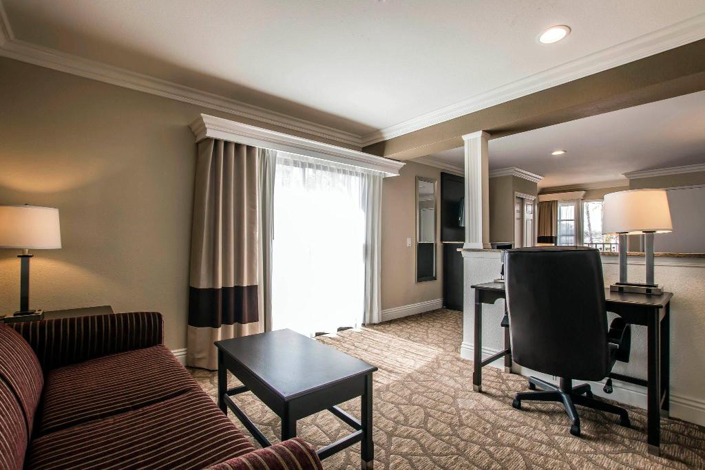 Comfort Suites San Clemente Beach