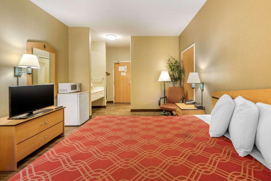 Econo Lodge Airport Colorado Springs