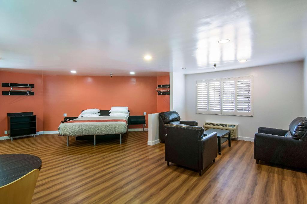 Rodeway Inn