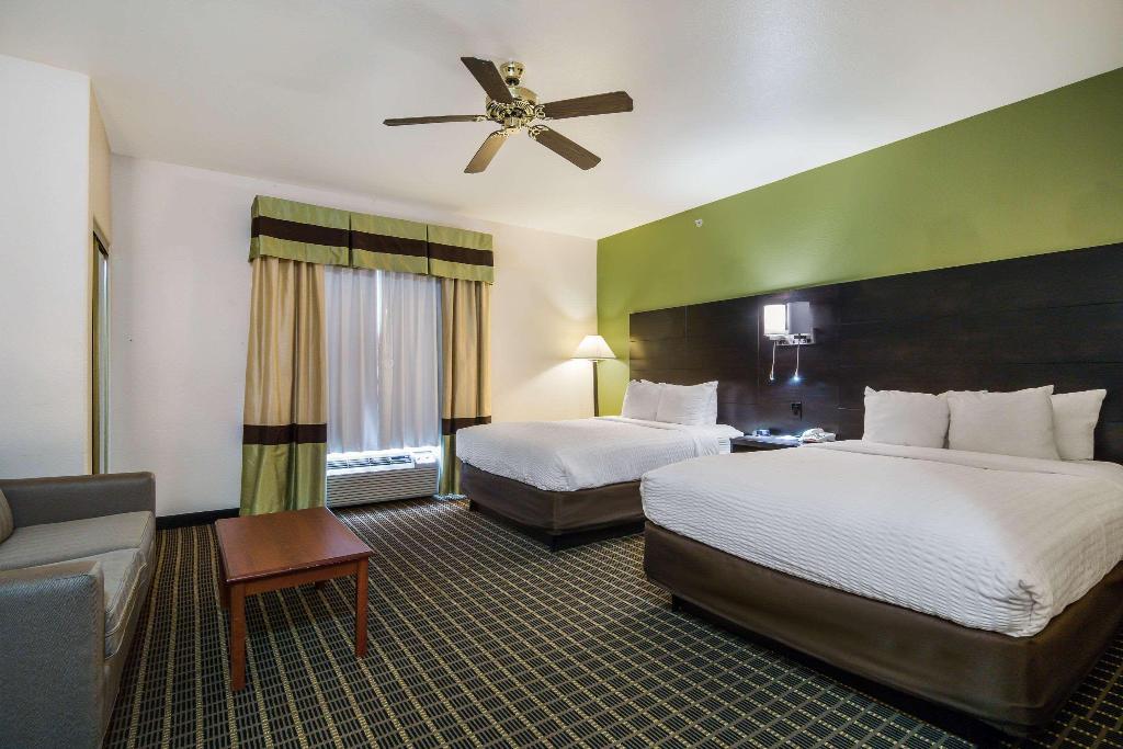 Clarion Inn & Suites Weatherford