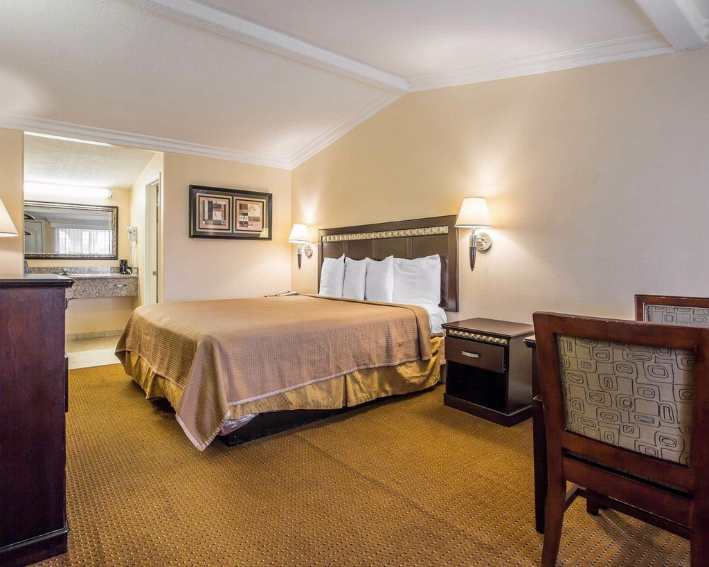 Hyland Inn Near LEGOLAND