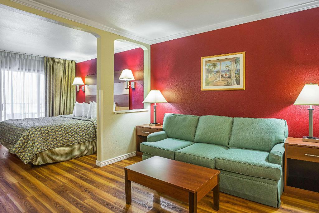 Rodeway Inn & Suites Lake Havasu