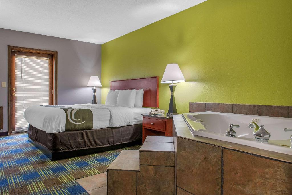 Quality Inn & Suites Bedford