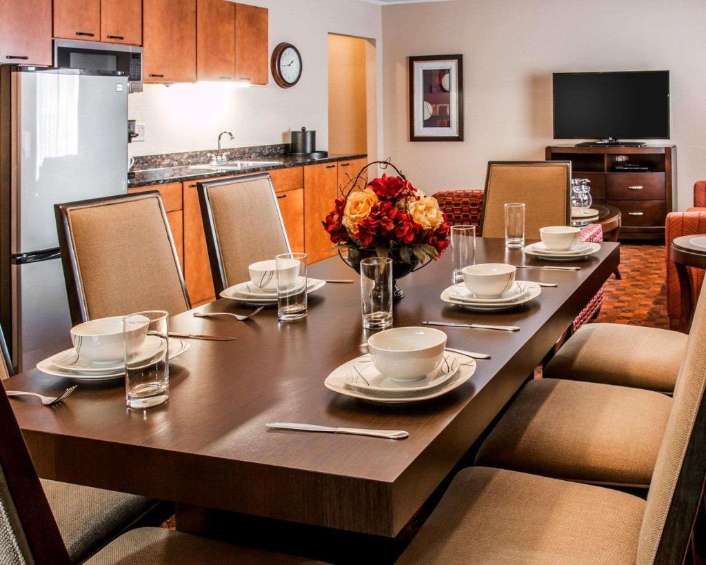 Comfort Inn & Suites and Conference Center