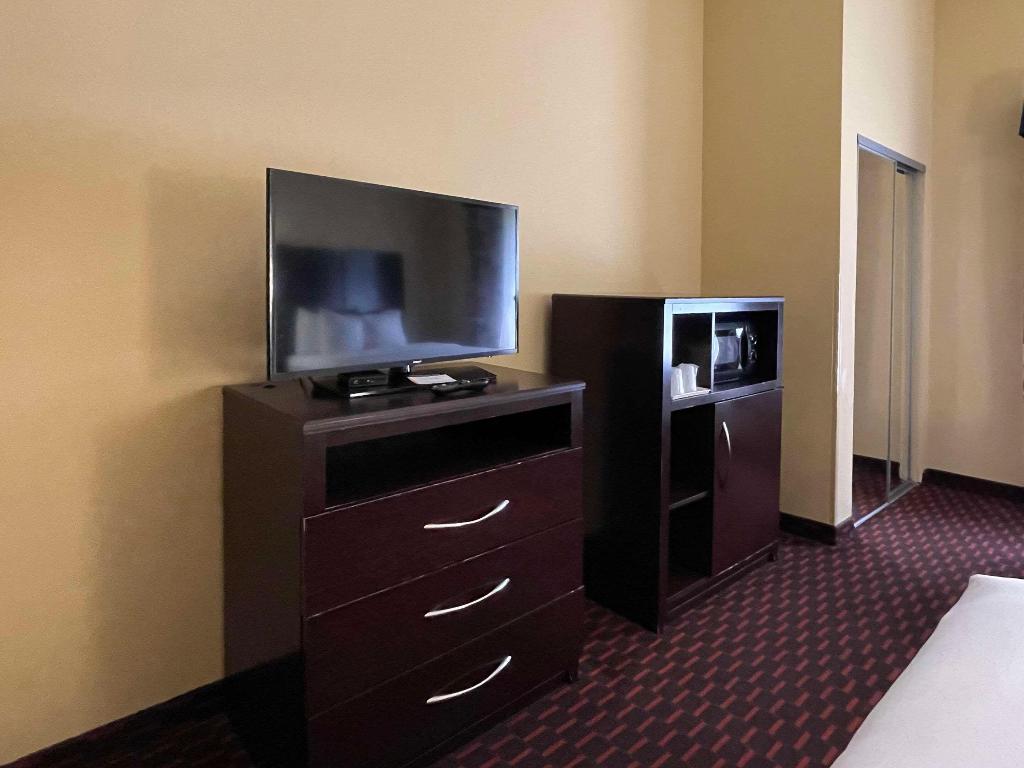 Comfort Suites Altoona Area