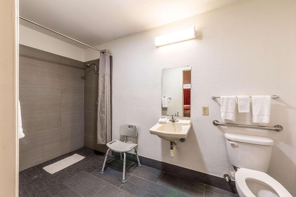 Motel 6 San Antonio, TX - South WW White Rd