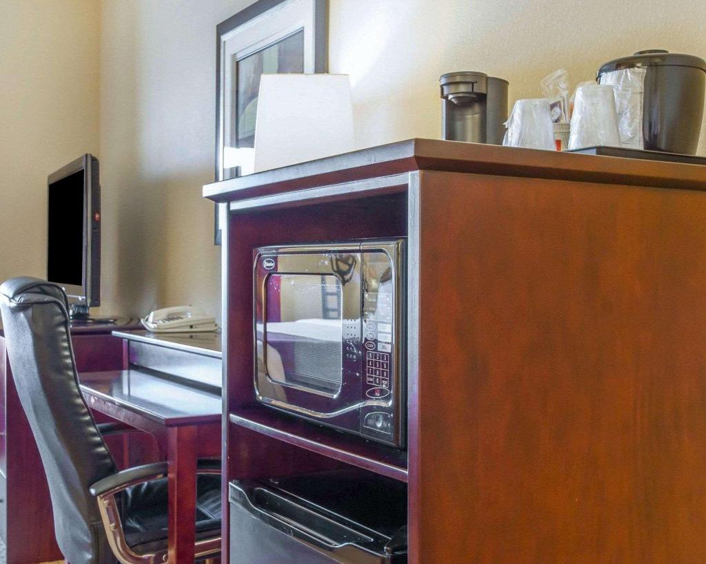 Comfort Suites Florence Shoals Area