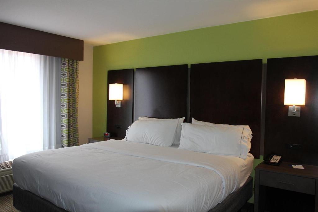 Holiday Inn Express & Suites Sweetwater
