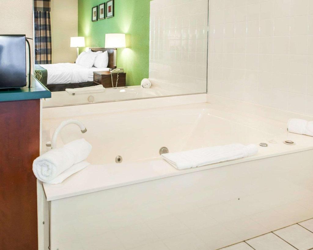Comfort Inn Goshen Area