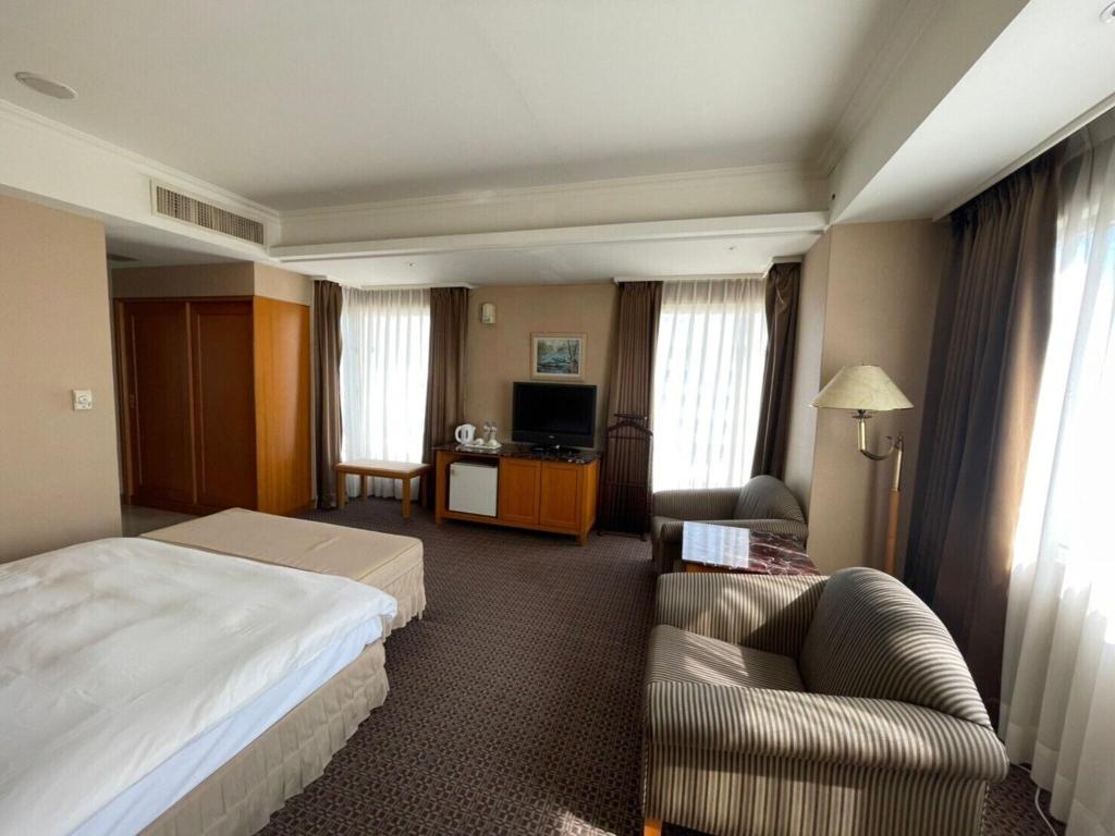 Chuto Plaza Hotel