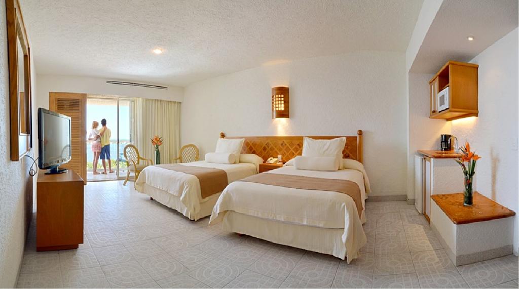 Sunset Royal Beach Resort - All Inclusive, Punta Cancún & the Party Strip