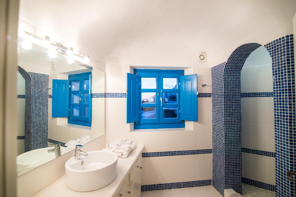 Aqua Luxury Suites photo 303