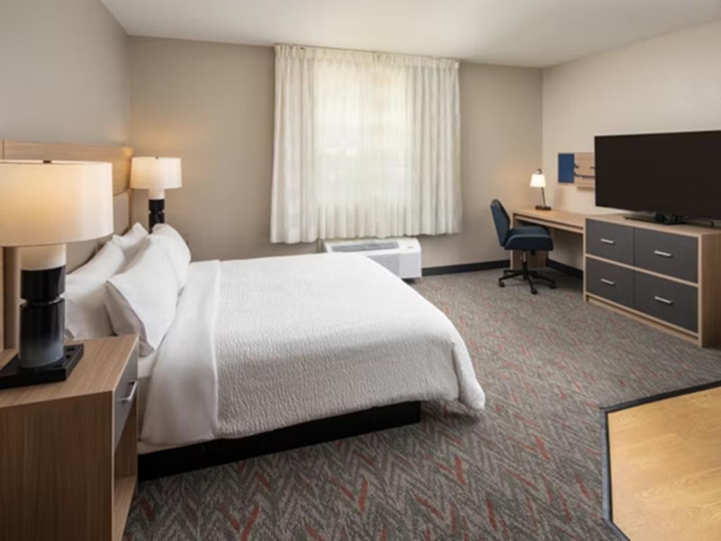Candlewood Suites Miami Doral