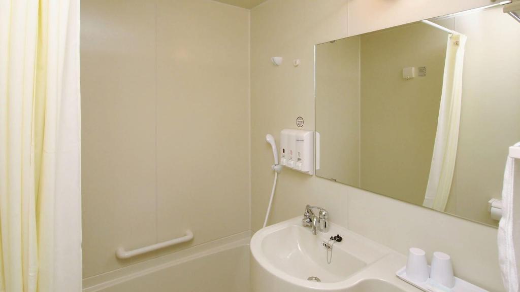 Toyoko Inn Okinawa Naha Asahi-basi Ekimae