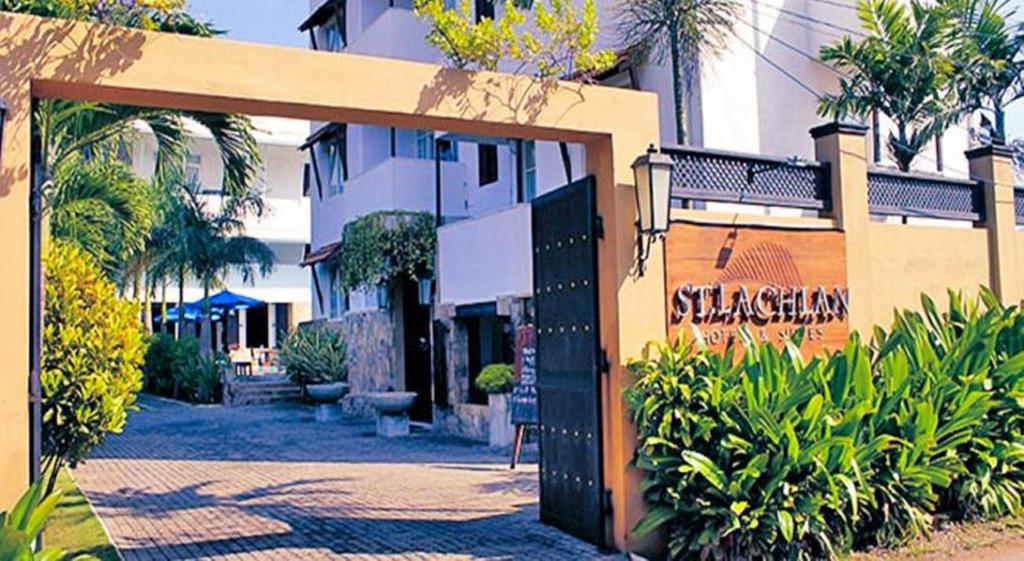 St. Lachlan Hotel And Suites