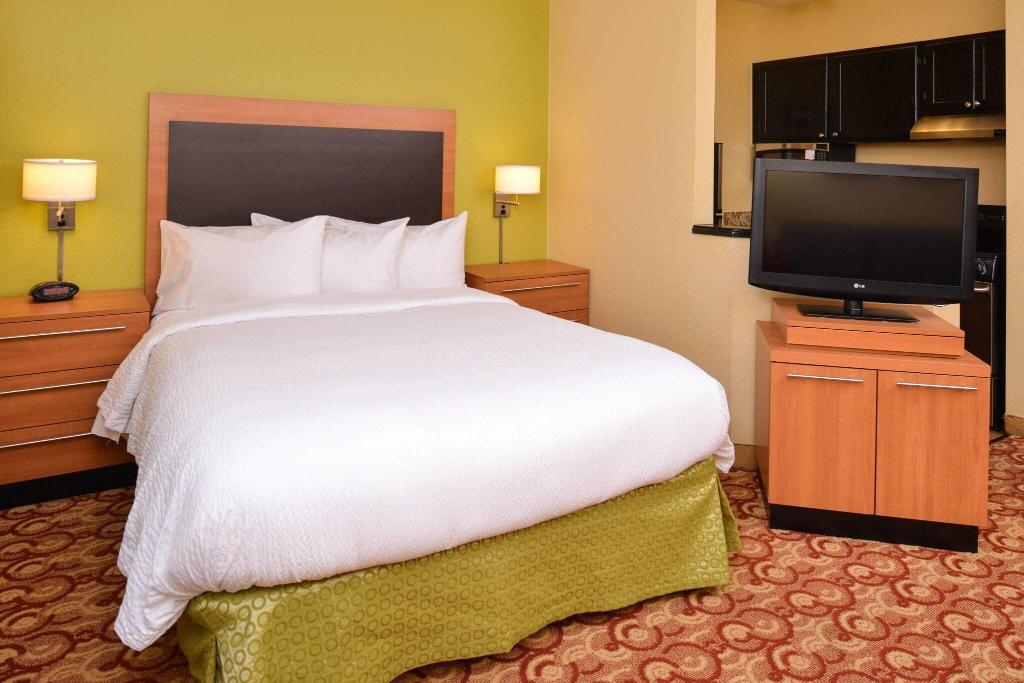 Candlewood Suites Miami Lakes