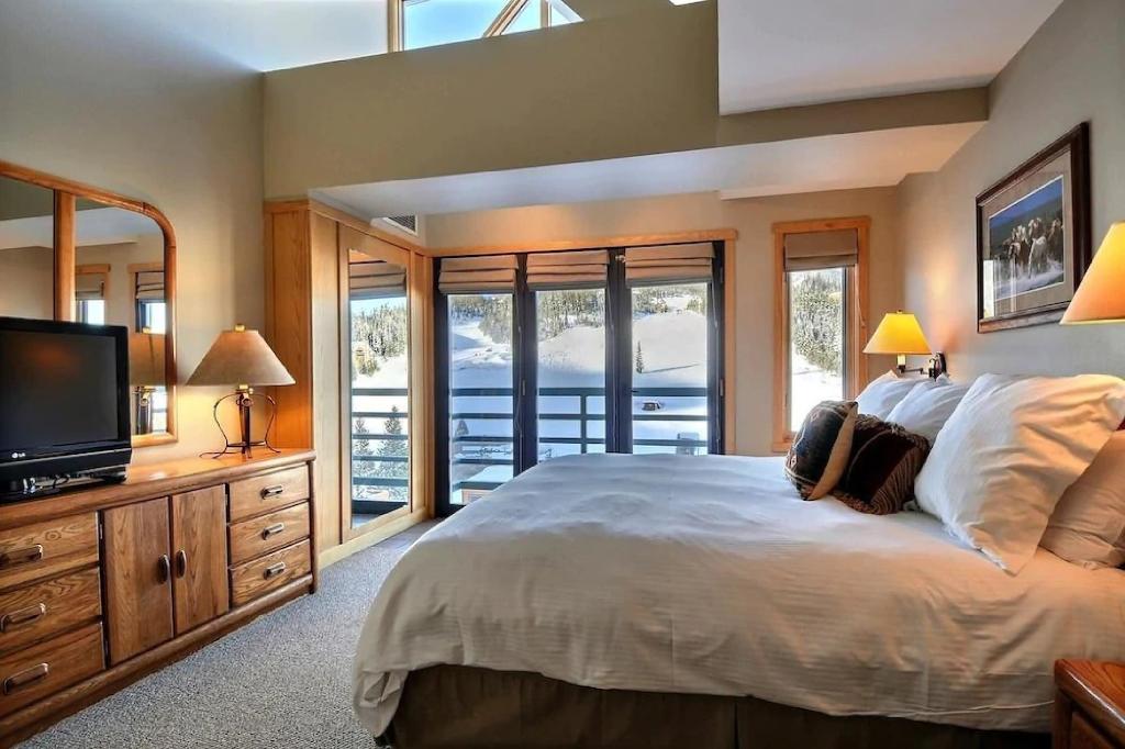 Shoshone Condominiums