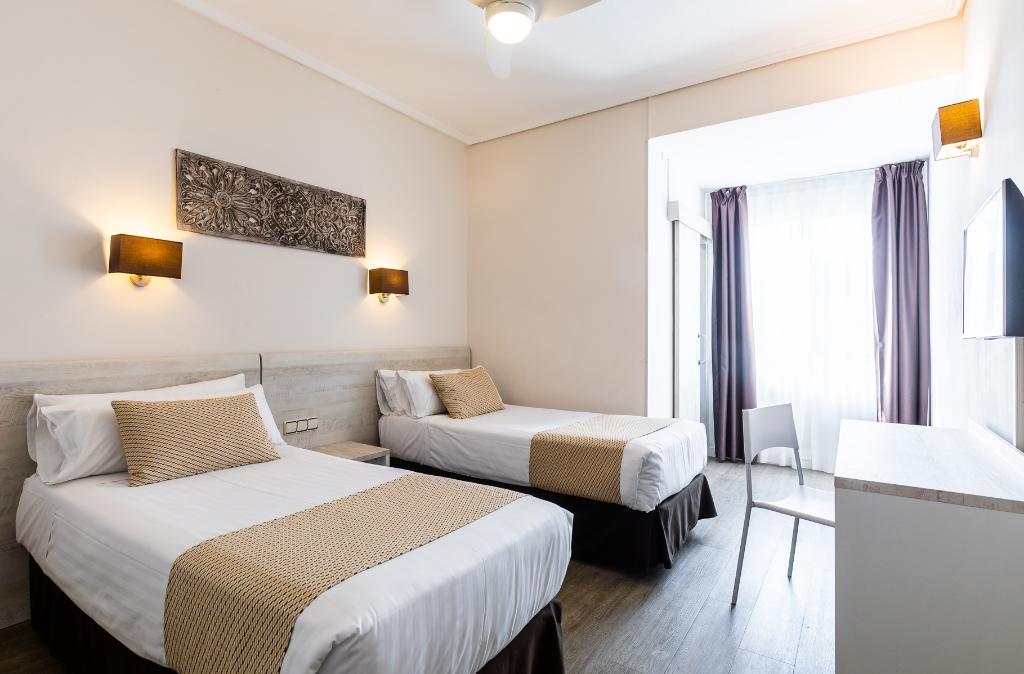 Sweet Hotel Continental