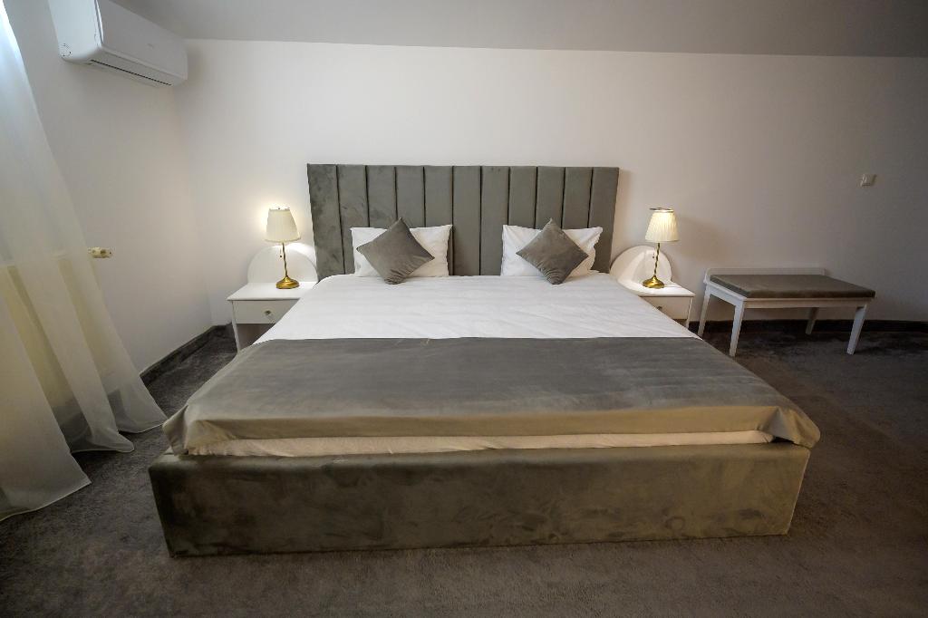 Queen Vera Hotel