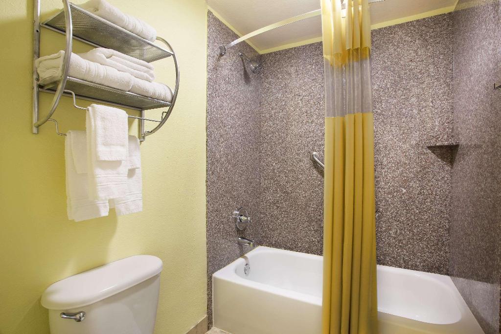 Oasis Bay Suites
