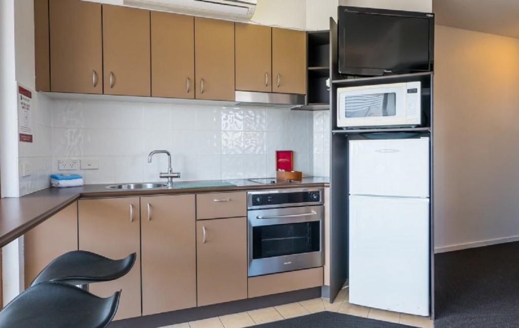 Broadbeach Savannah Resort