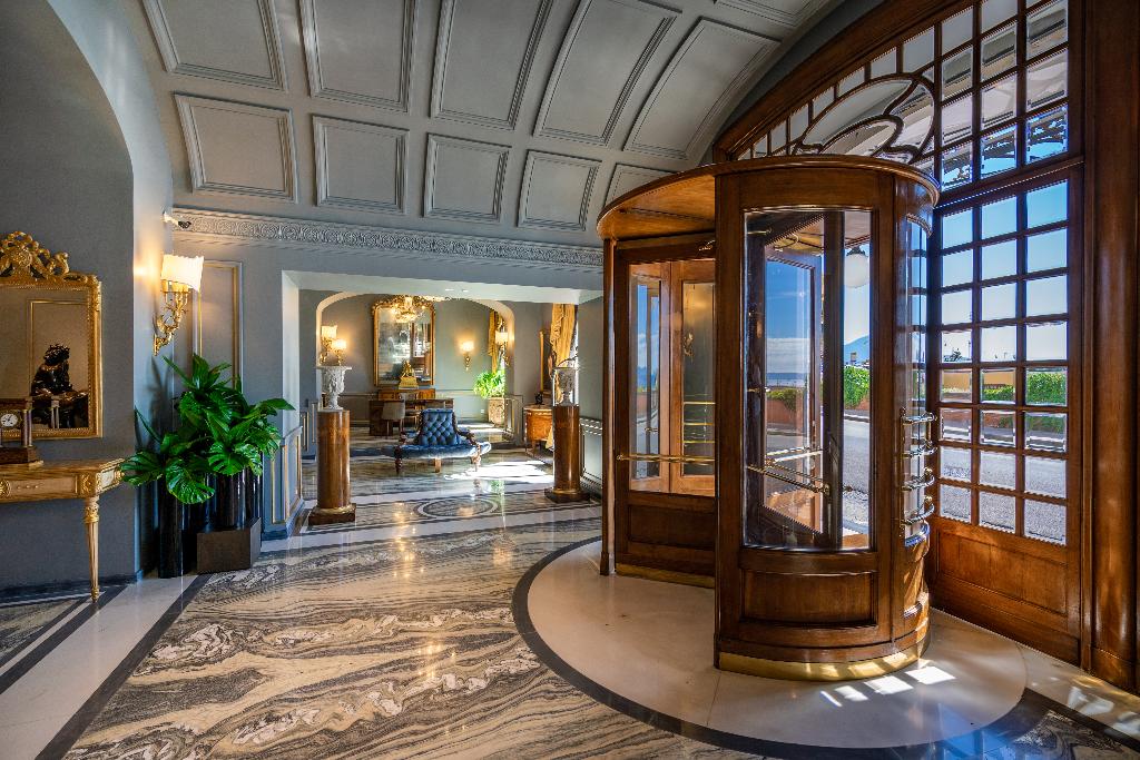 Hotel Grand Hotel Parker's, Italien, Neapel. Großes 40