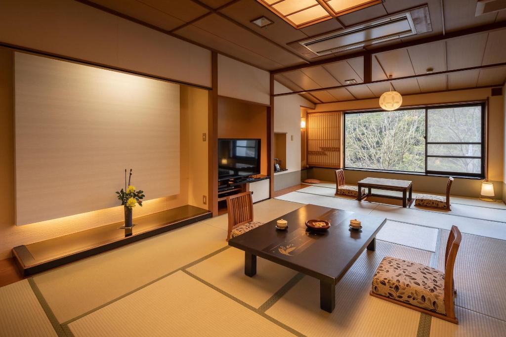 Hakone Kamon