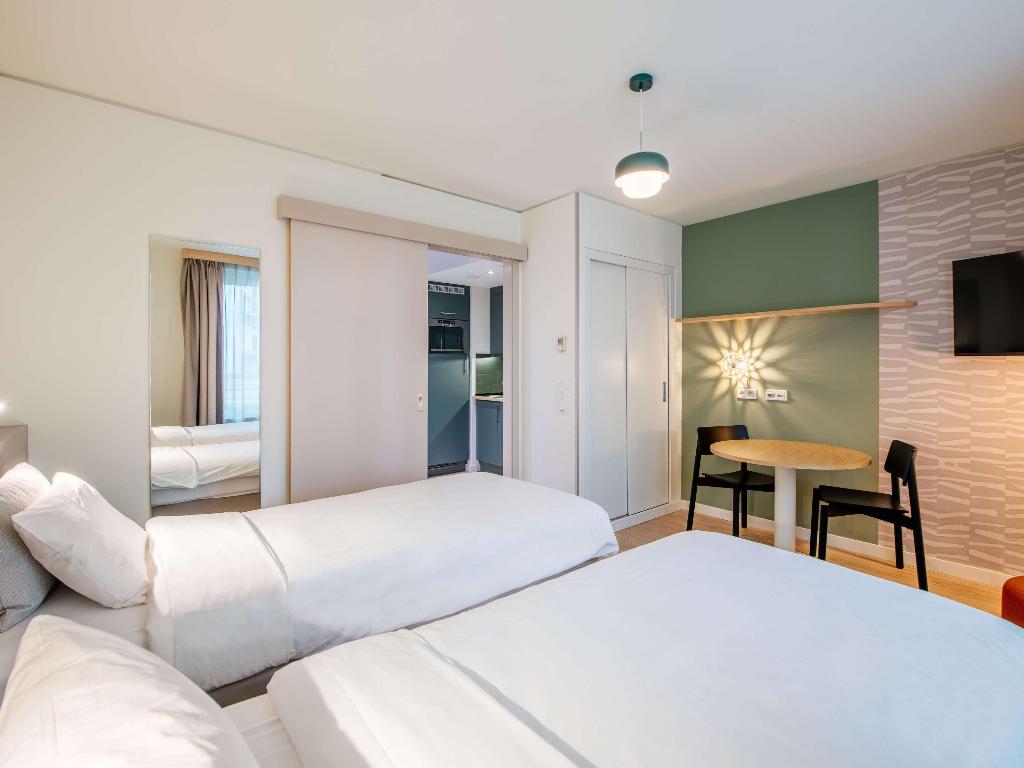 hotel-thumb