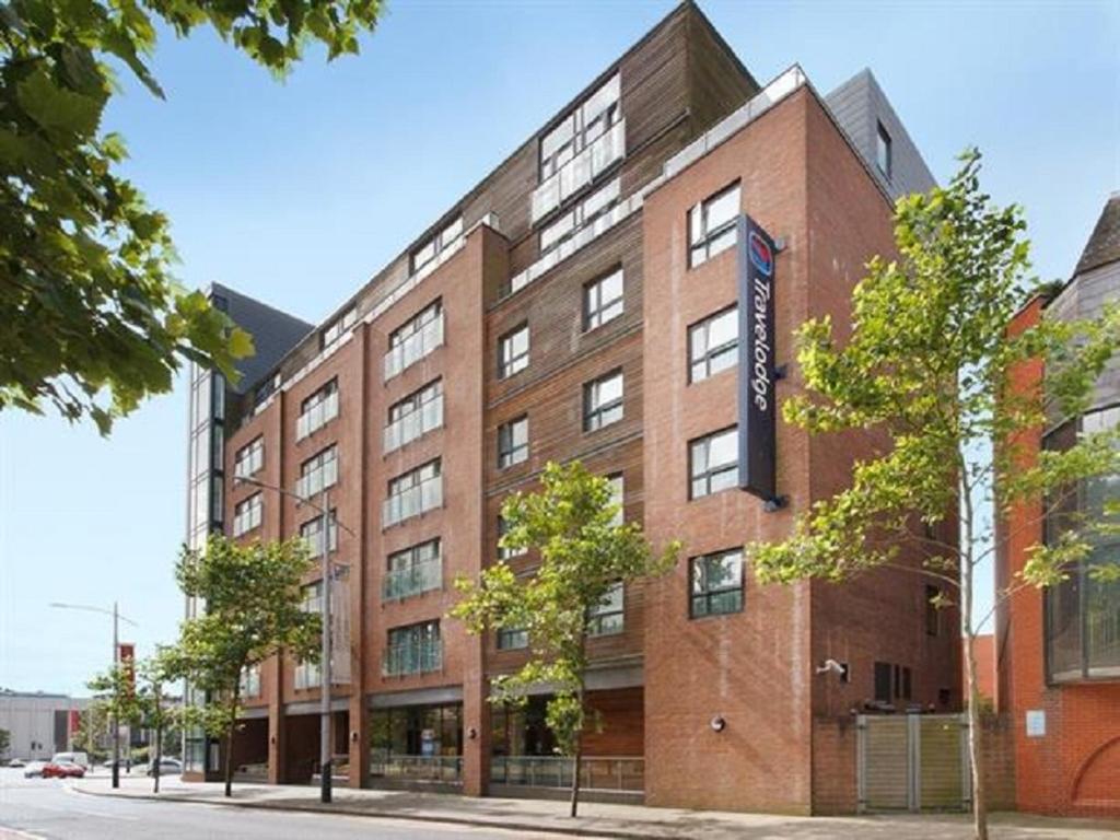 Travelodge Swansea Central