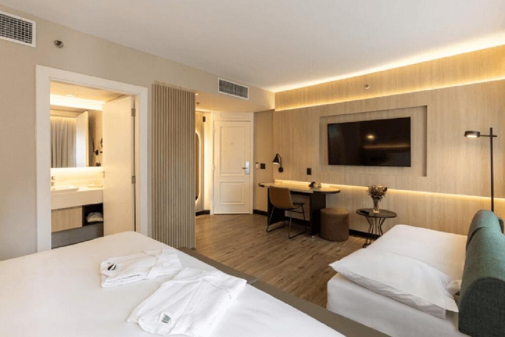 hotel-thumb