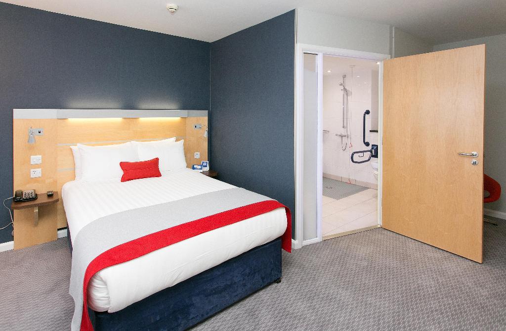 Holiday Inn Express Antrim