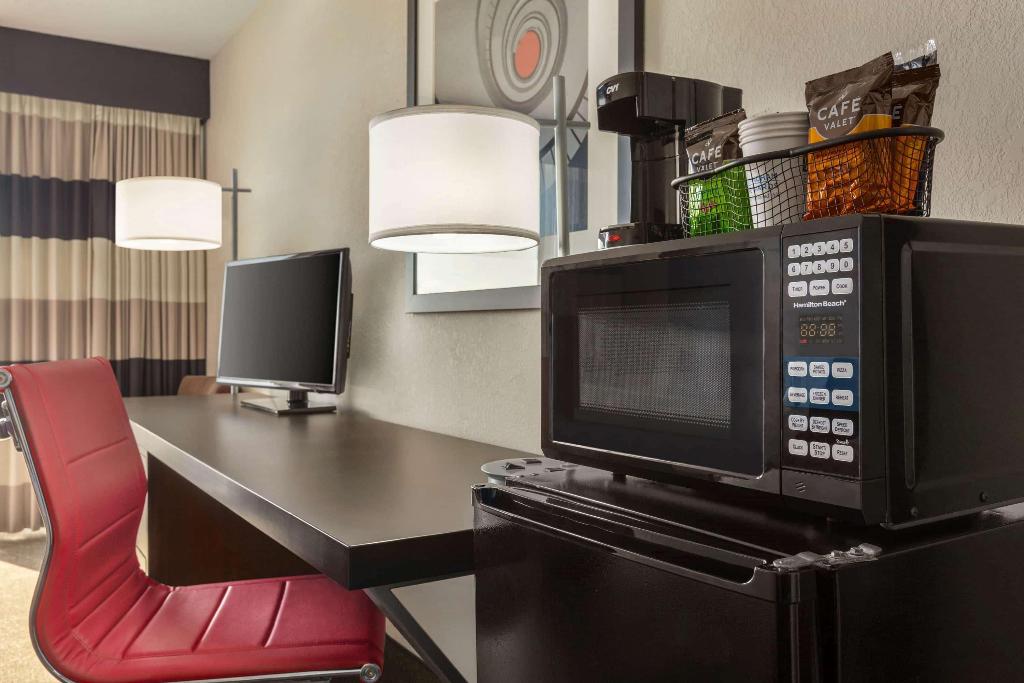 Ramada by Wyndham Sarasota Waterfront