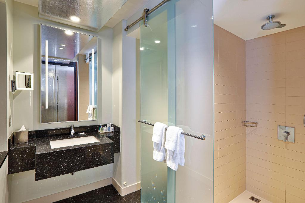 Radisson Blu Aqua Hotel, Chicago