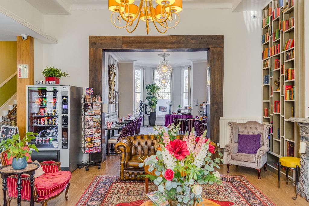 1 Lexham Gardens - Lobby