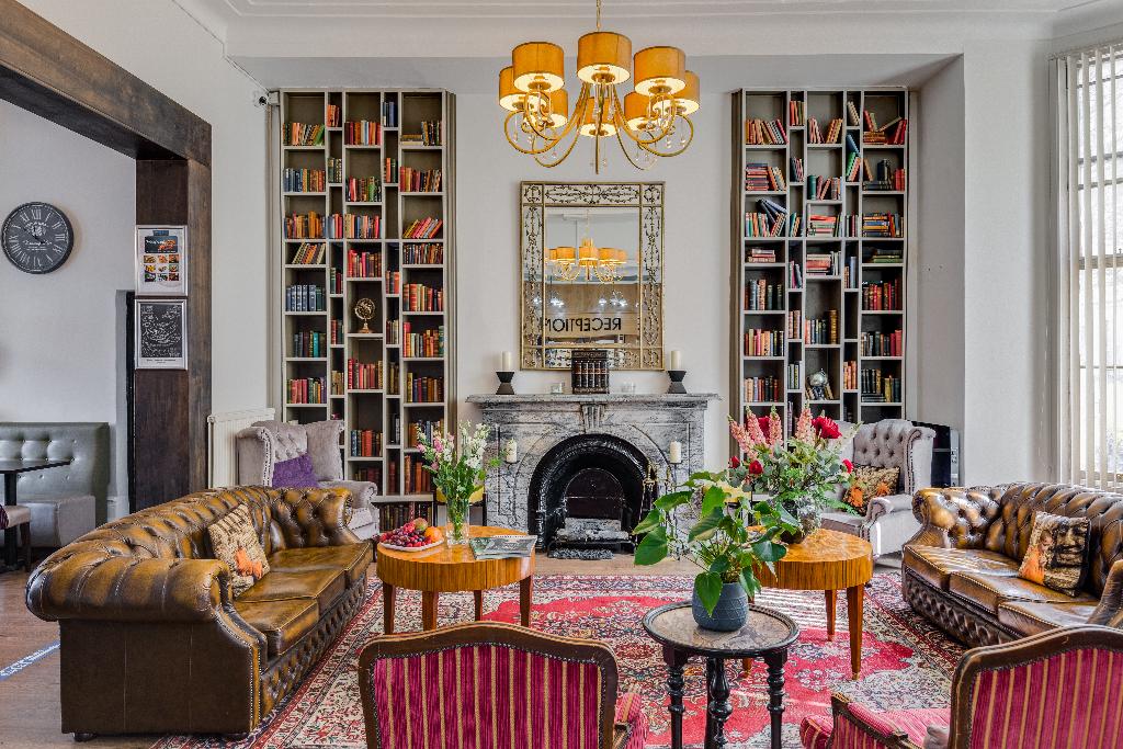 1 Lexham Gardens - Lobby