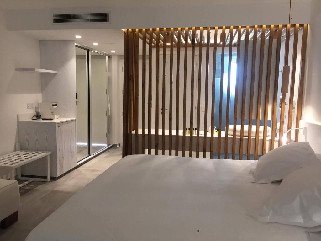 So White Beach Resort