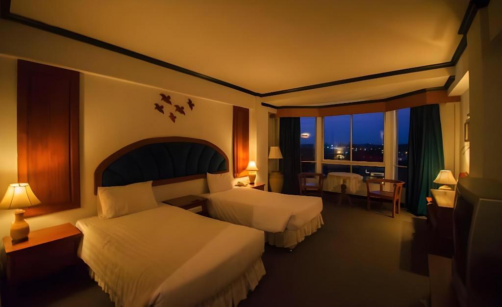 Thepnakorn Hotel