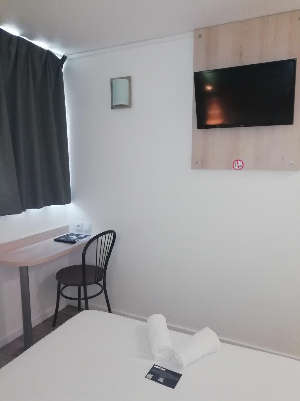 Kyriad Direct Dreux