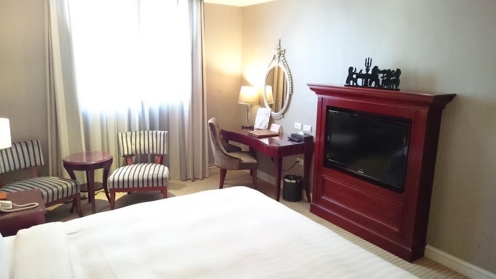 Mrt Hotel