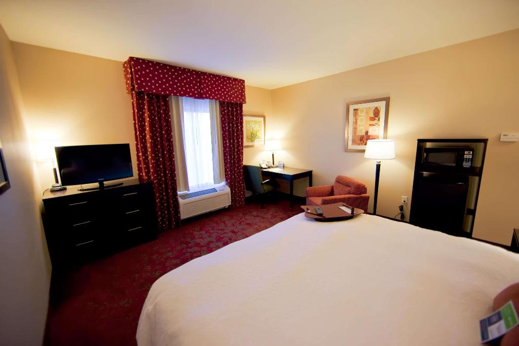 Hampton Inn & Suites Seattle Kent, WA