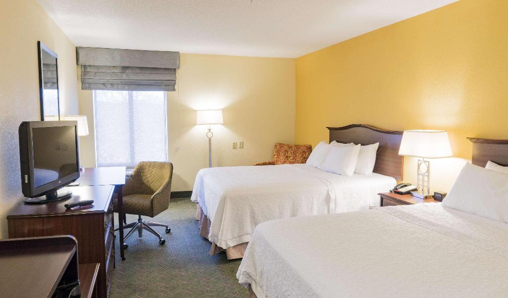 Hampton Inn New Philadelphia