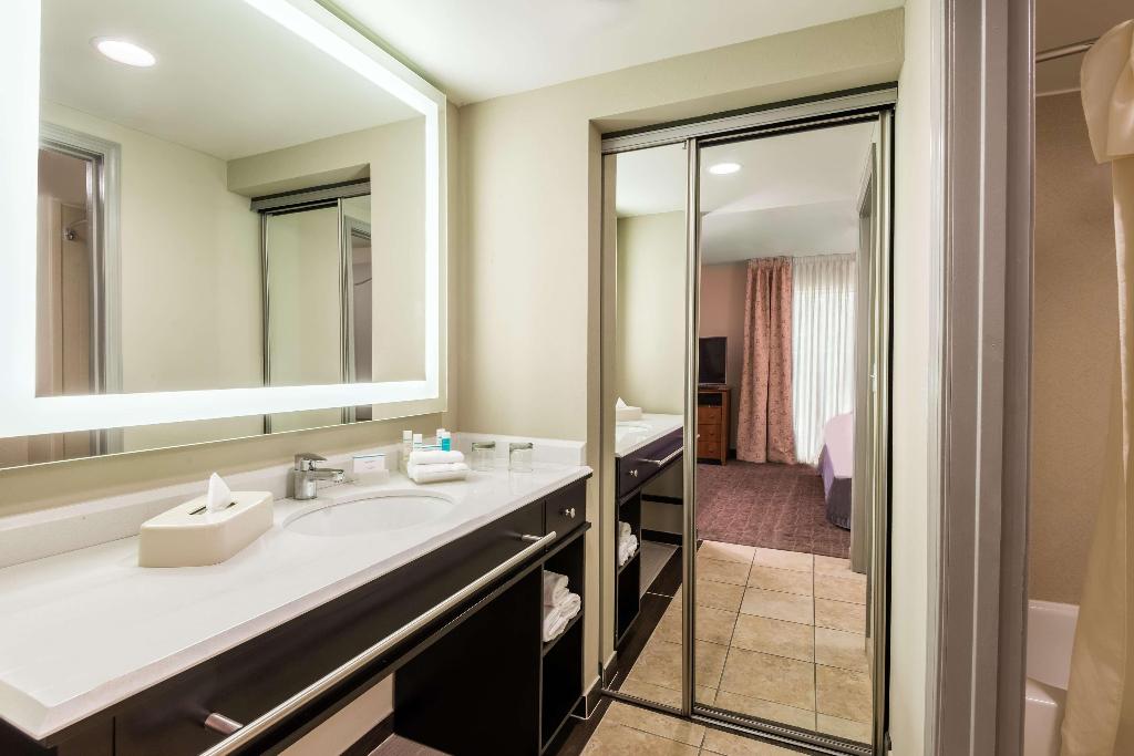 Larkspur Landing Extended Stay Suites St. Louis