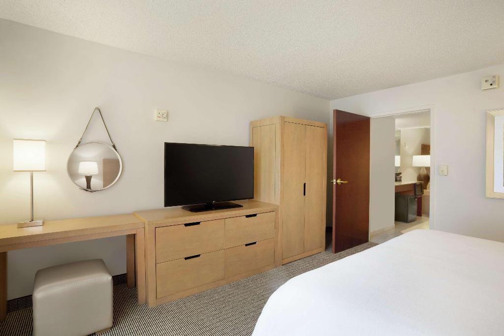 Embassy Suites by Hilton Denver International Airp