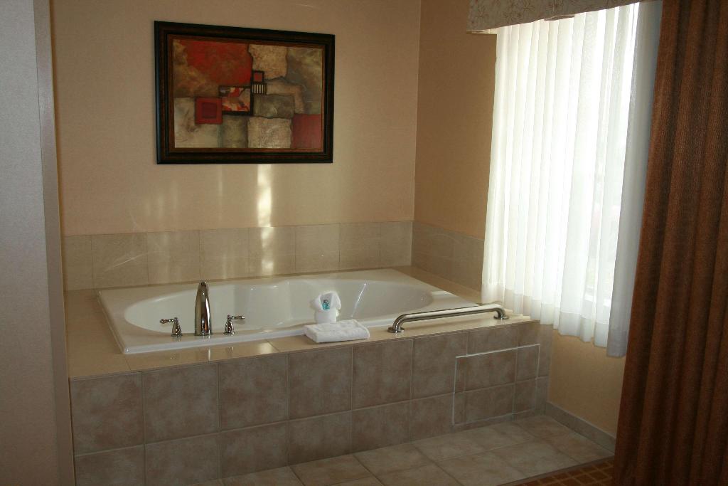 Hampton Inn & Suites Redding