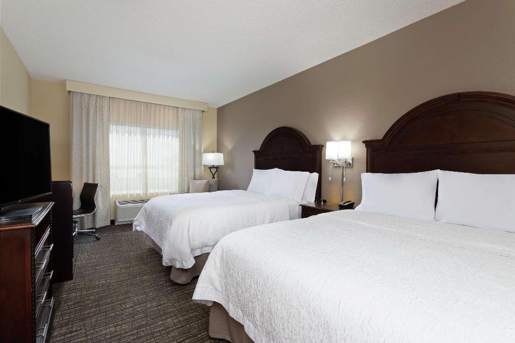 Hampton Inn & Suites Wellington