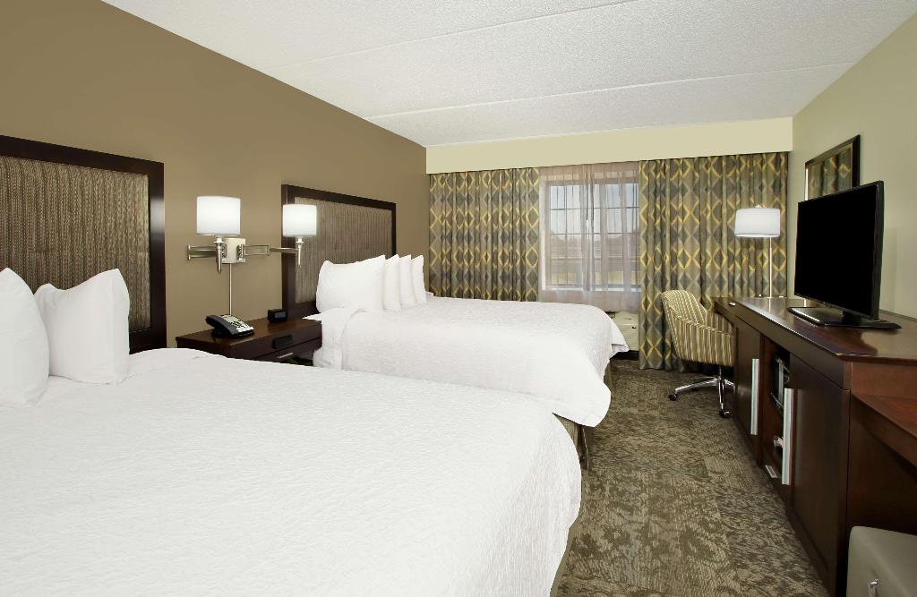 Hampton Inn & Suites Rockville Centre