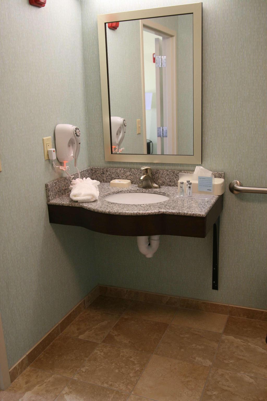 Hampton Inn & Suites Wilder
