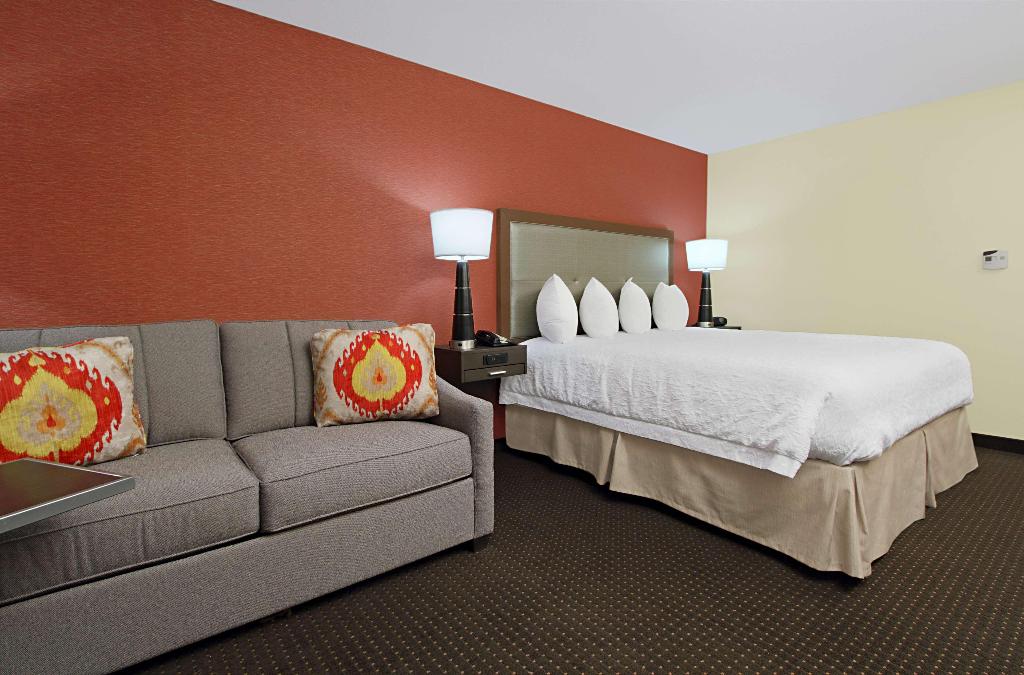 Hampton Inn Columbus-International Airport