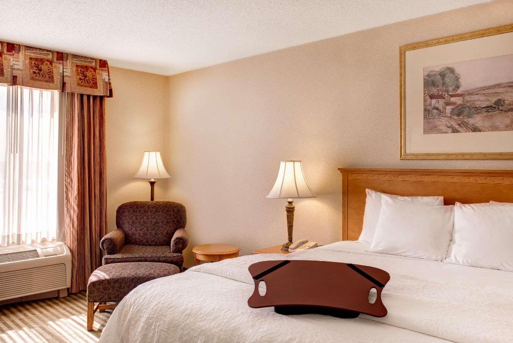 Hampton Inn & Suites Addison