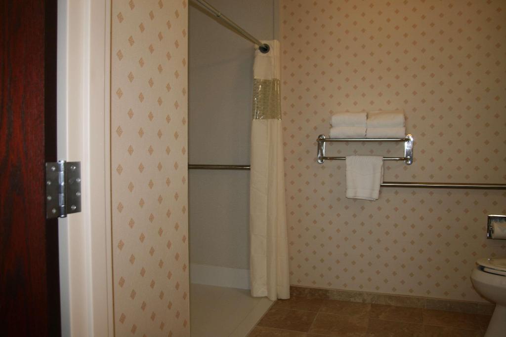 Hampton Inn & Suites Cleveland Mentor